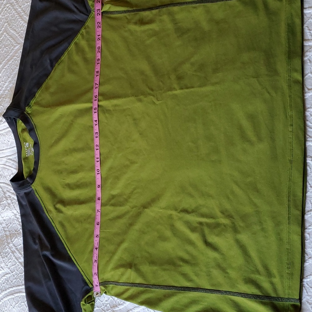 Mountain Hardwear XL Performance Tshirt